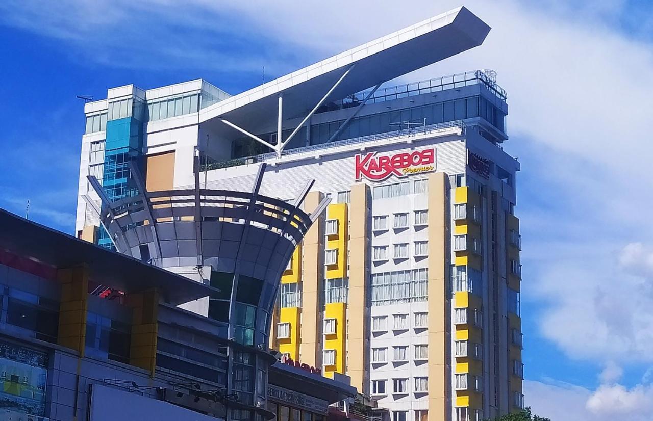 Karebosi Premier Makassar Hotel Exterior photo